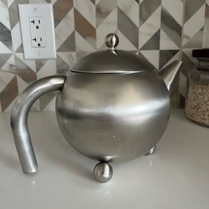 Original Henley Teapot